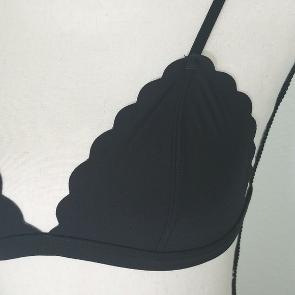 VICTORIA'S SECRET Black Bralette, size Small - Picture 2 of 6